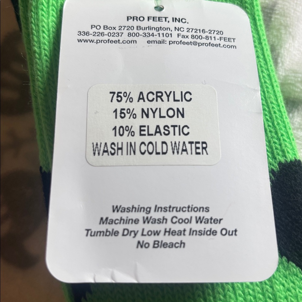 💚💚 Green Neon and Black Polka Dot Socks.                   💚💚🧦Box4 - Picture 8 of 8